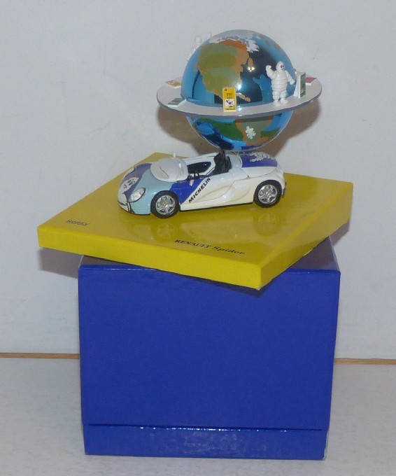 RENAULT Fainéant Baché Gris MICHELIN CORGI Héritage 1/50 en boite