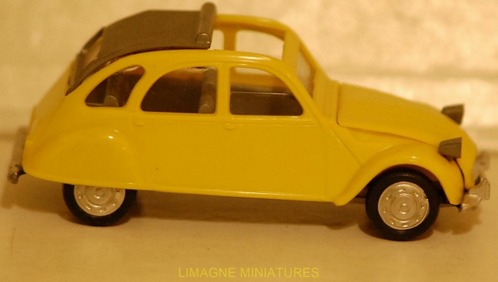  CITROEN 2CV MINIATURES: 9782917038130: Guillou