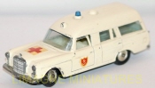 b25 52 lesney mercedes break ambulance avant et cote gauche