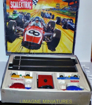 b38-216  scalextric circuit voitures avec 2 lotus mm c 67 ref 34 fu