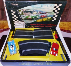 b38-218  scalextric circuit voitures avec 2 alfa romeo tt ey matra simca ms 670 ref cm 33