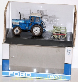 c23 86 universal hobbies ford tw 25 patiner avec cultvateur bomford uh7118