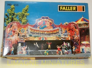 d20 382 faller stand fette foraine revue des illusions 456